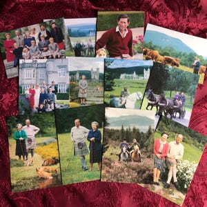 Cartes postales de la famille royale, monarchie britannique, vers 1980, reine Elizabeth II, prince Phillip, princes et princesses, Écosse, lot de 12 cartes.