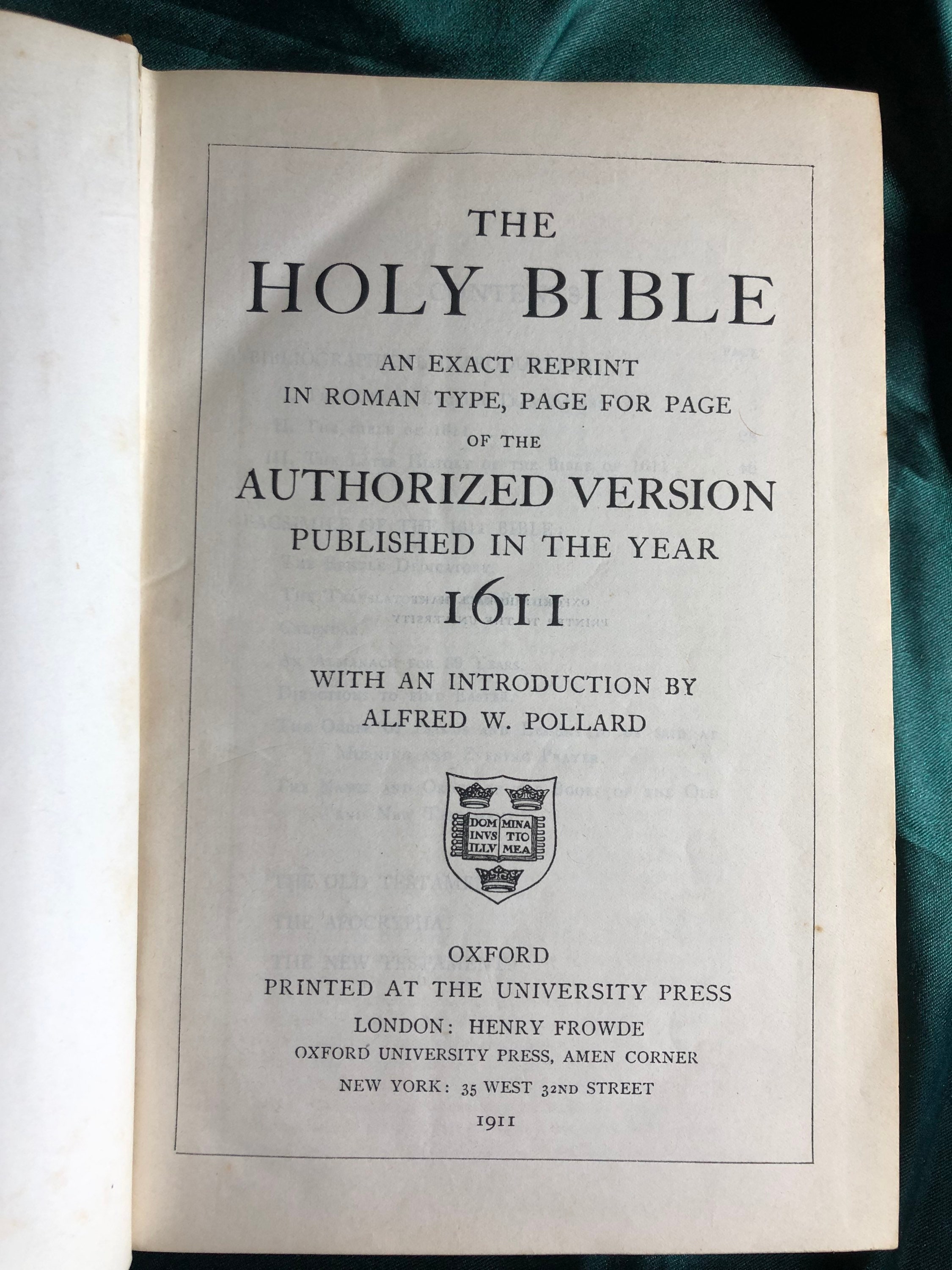 The Holy Bible : a facsimile in a reduced size of the Authorized version  published in the year 1611. ain bab fpofcett one ttwb, nacllfpaite the holy  <3hoft by tfffaias thepjopbet