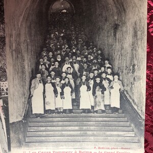 Souvenir Des Caves Pommery, Champagne Pommery & Greno, Reims France, Ensemble De 40 Cartes Postales Anciennes, Vers 1920, Très Rare, Fabrication De Vins.