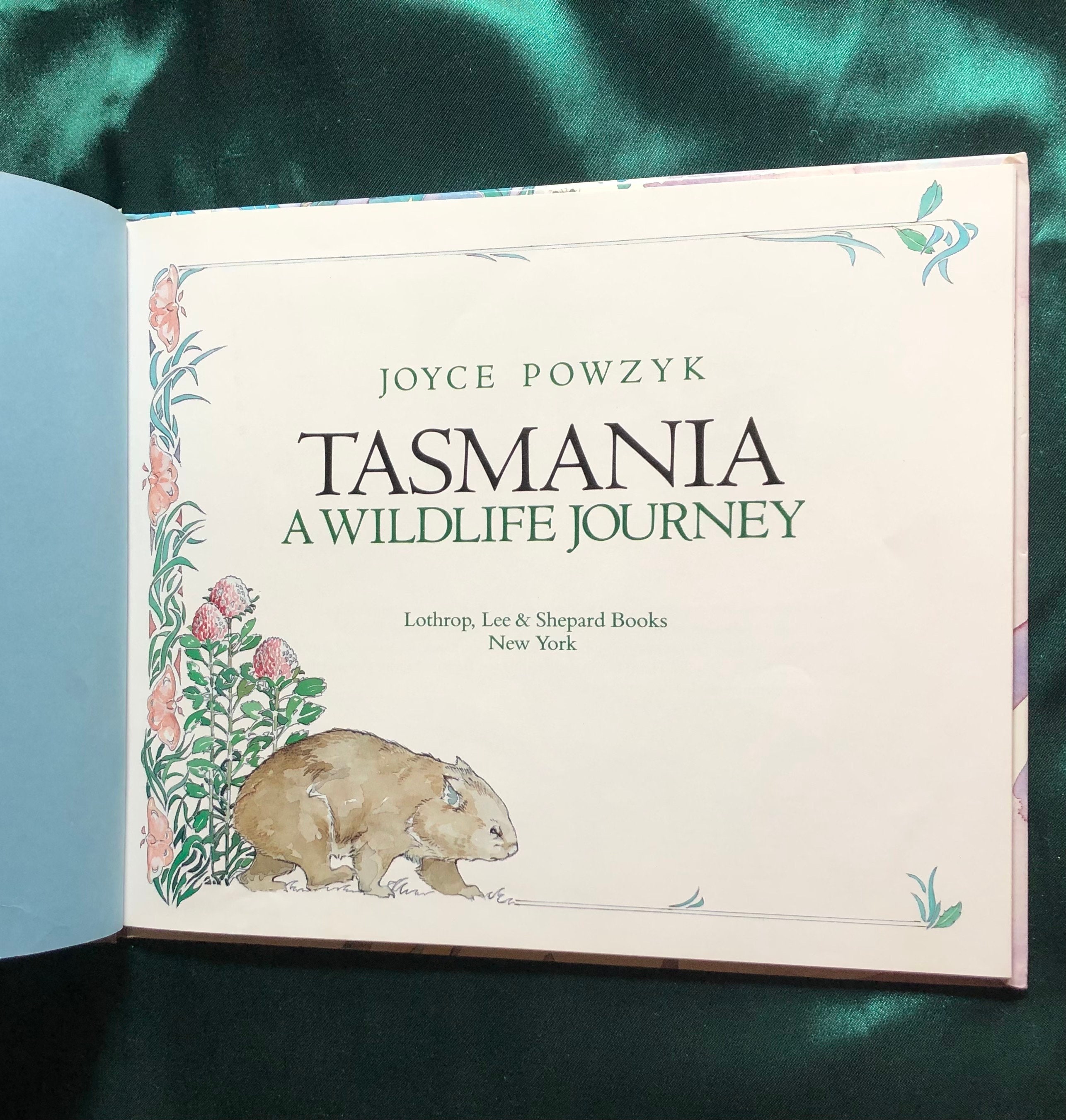 洋書 s of Tasmania Tasmania-a Wildlife Journey, Book by Joyce Powzyk, Plus, the Great