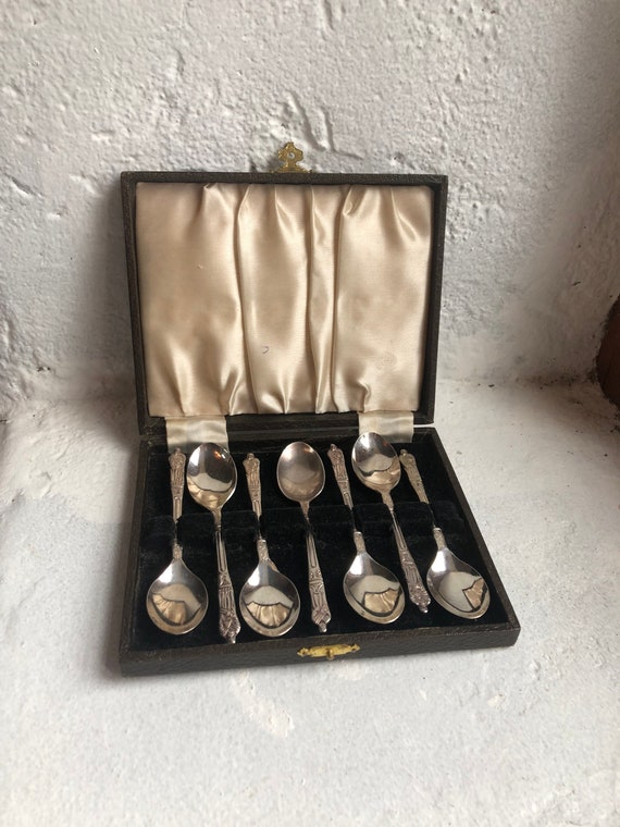 Vintage Apostle Spoons Box of 7 Silver Plate Apostle Spoons Etsy