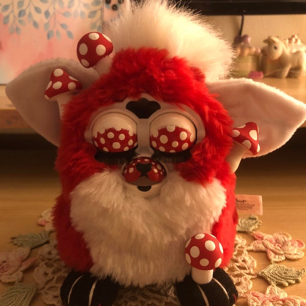 Champignon rouge Furby personnalisé