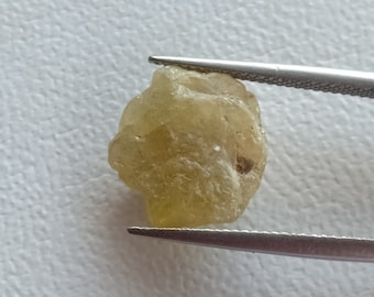 11.93 crt.  Sphene.( Titanite) Natural Rough Crystal.
