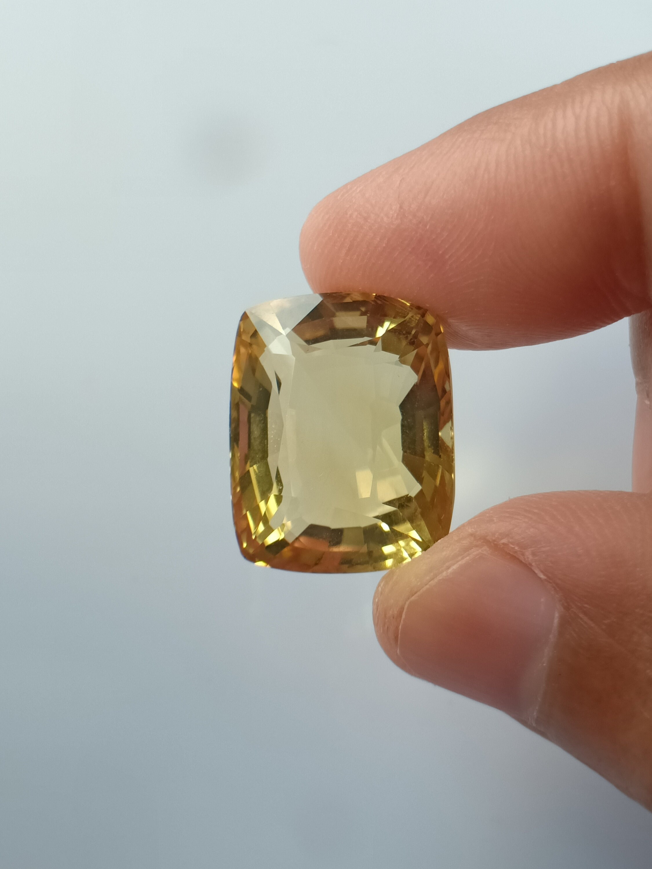 Citrine Naturelle 85,69 Carats - Couleur Dorée - Pure à La Loupe - Qualité Supérieure