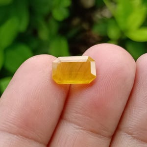 3.94 crt. Sapphire.  Natural. 10.32x6.69x4.8 mm. Treated (Glass Filling Treatment) .