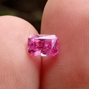 0.63 crt. Pink Sapphire. Natural. Untreated. Certified. 5.92x3.58x2.91 mm.