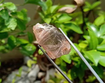 28.59 carat. Crystal Color Change Turkish Diaspore. Natural,Geniune.(Unheat and untreated)