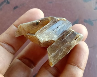 150.48 carat. Specimen Color Change Turkish Diaspore Crystal. Natural. Geniune (Unheat, Untreated).