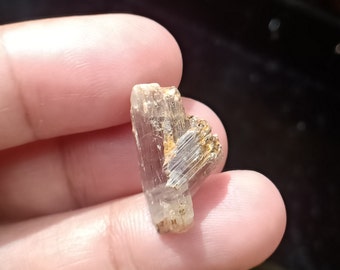 12.88 carat. Specimen Color Change Turkish Diaspore Crystal.(Small size) Natural,Geniune.(Unheat and untreated)