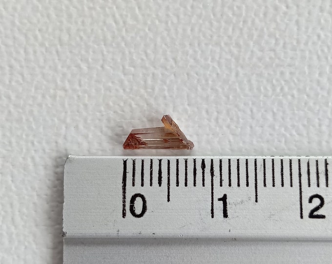 Diaspore Naturelle De Turquie – 5.8 Mm X 3.5 Mm – 0.418 Ct – Rare