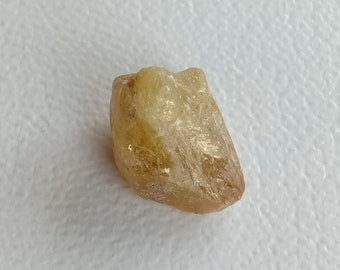 13.93 crt.  Sphene.( Titanite) Natural Rough Crystal.