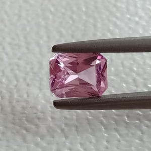 0.69 crt. Pink Sapphire. Natural. Untreated. Certified. 5.81x4.47x2.79 mm.