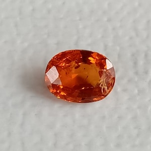 0,7 ct. Grenat Spessartite. Naturel. Facette.