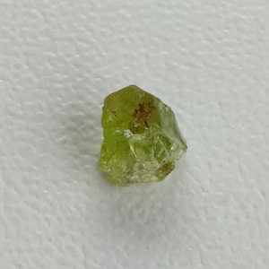 3.32 crt.  Peridot (Olivine, Chrysolite). Natural Rough Crystal .