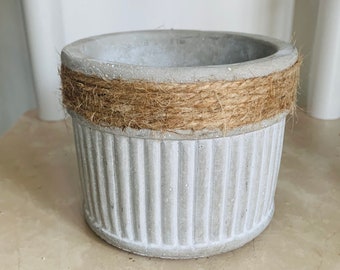Concrete Cover Plant Pot 11cm With Twine Details