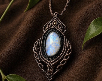 Collar artesanal de macramé con cristal de piedra lunar / Boho / Joyería de cristal / Colgante Boho / Gargantilla Hippie
