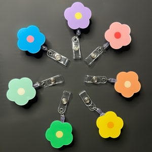 Cute Flower Badge Reel, Acrylic Badge Reel, Nurse Badge Holder, Nursing Badge Reel, Retractable Badge, Badge Holder, ID Badge, unique, fun