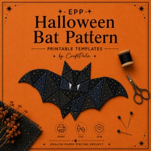 Puede incluir: Una plantilla imprimible de patrón de murciélago de Halloween EPP con un murciélago de tela azul oscuro con estampado de estrellas doradas. El texto dice EPP Halloween Bat Pattern, Printable Templates, by CraftPalz, Print, Cut, Sew, English Paper Piecing Project.