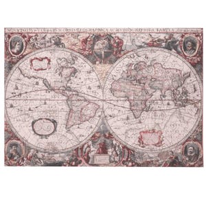 Op de afbeelding: Een legpuzzel met een wereldkaart in vintage-stijl getiteld NOVA TOTIVS TERRARVM ORBIS GEOGRAPHICA AC HYDROGRAPHICA TABVLA. De kaart toont twee cirkelvormige hemisferen met gedetailleerde illustraties, decoratieve randen en Latijnse tekst.