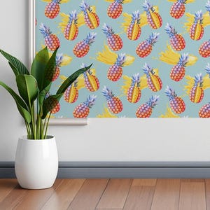Carta da parati con ananas, frutta tropicale blu, carta da parati astratta colorata in rotoli per la cameretta dei bambini, decorazione da bar per succhi, rivestimento murale estivo