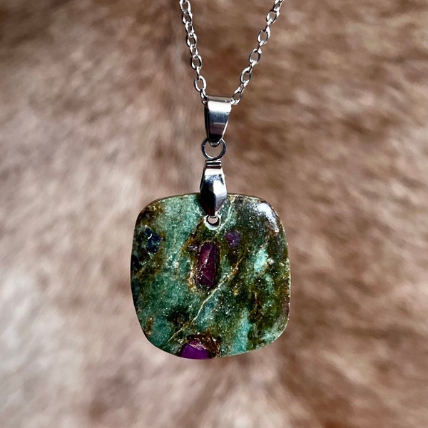 Rubis sur Zoisite - Pendentif