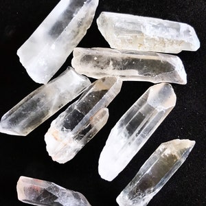 Pointes de Cristal de Roche / Crystal Quartz Spikes image 2