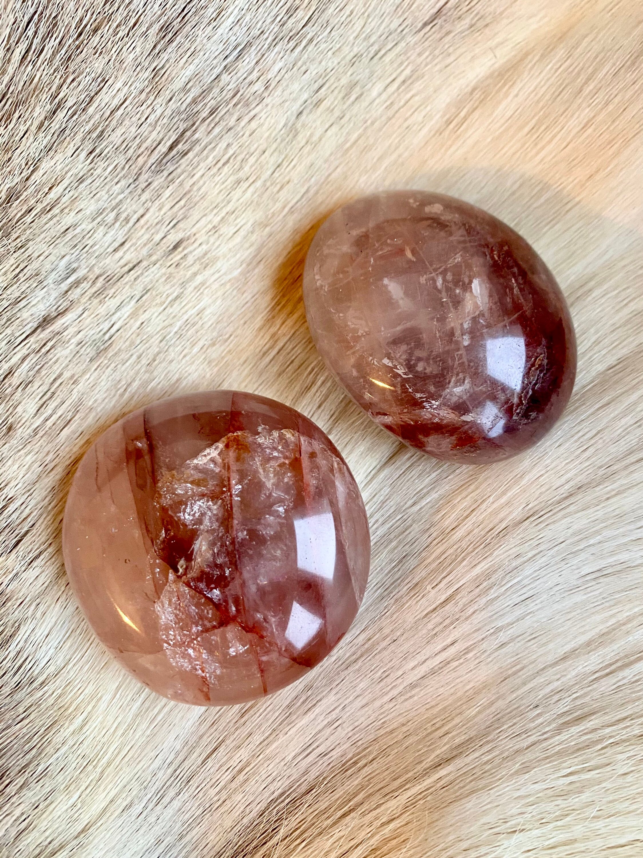 Galet en Quartz Hématoïde Rouge/Red Hematoid Pebble