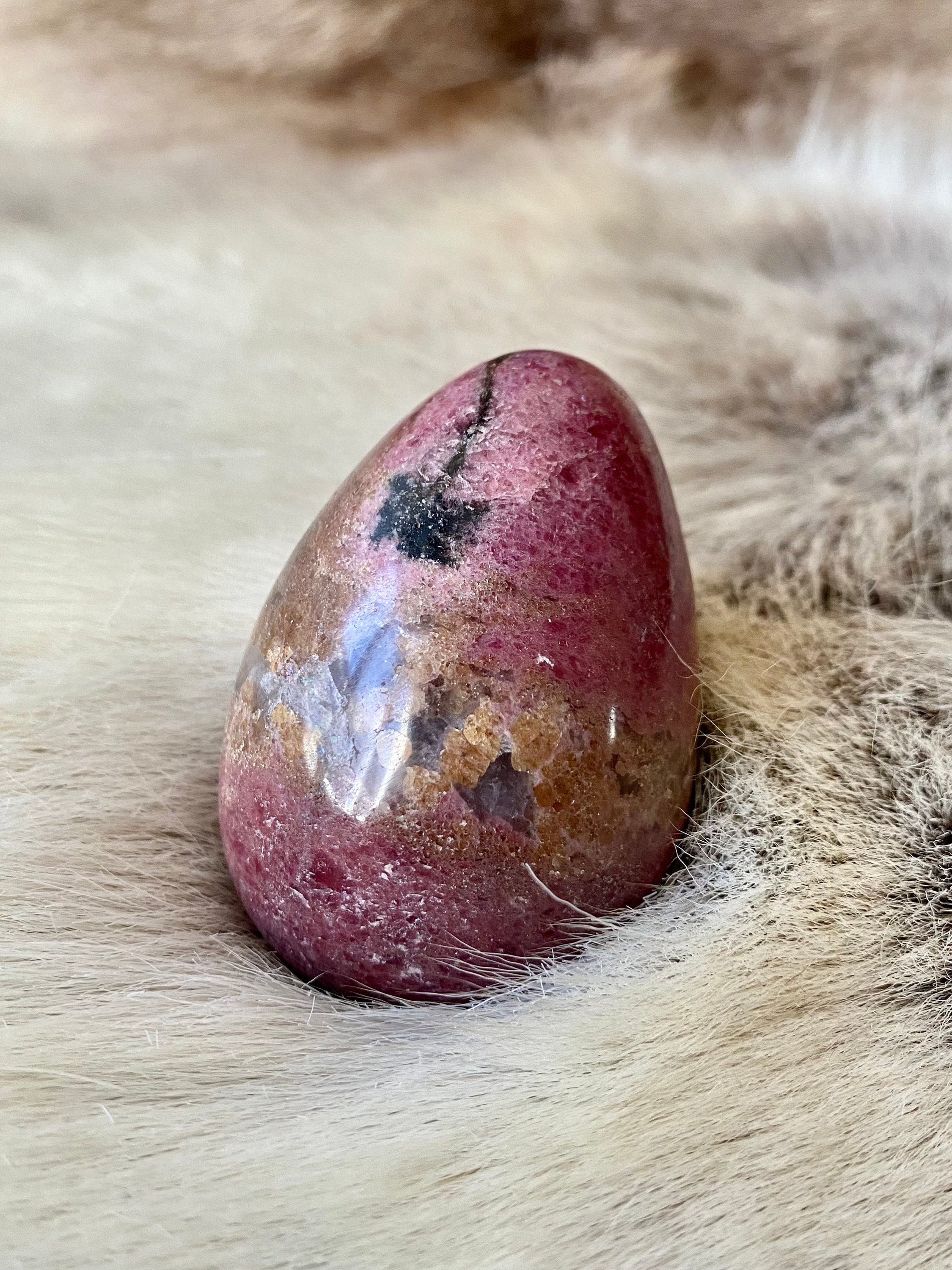 Rhodonite - Œuf en Pierre