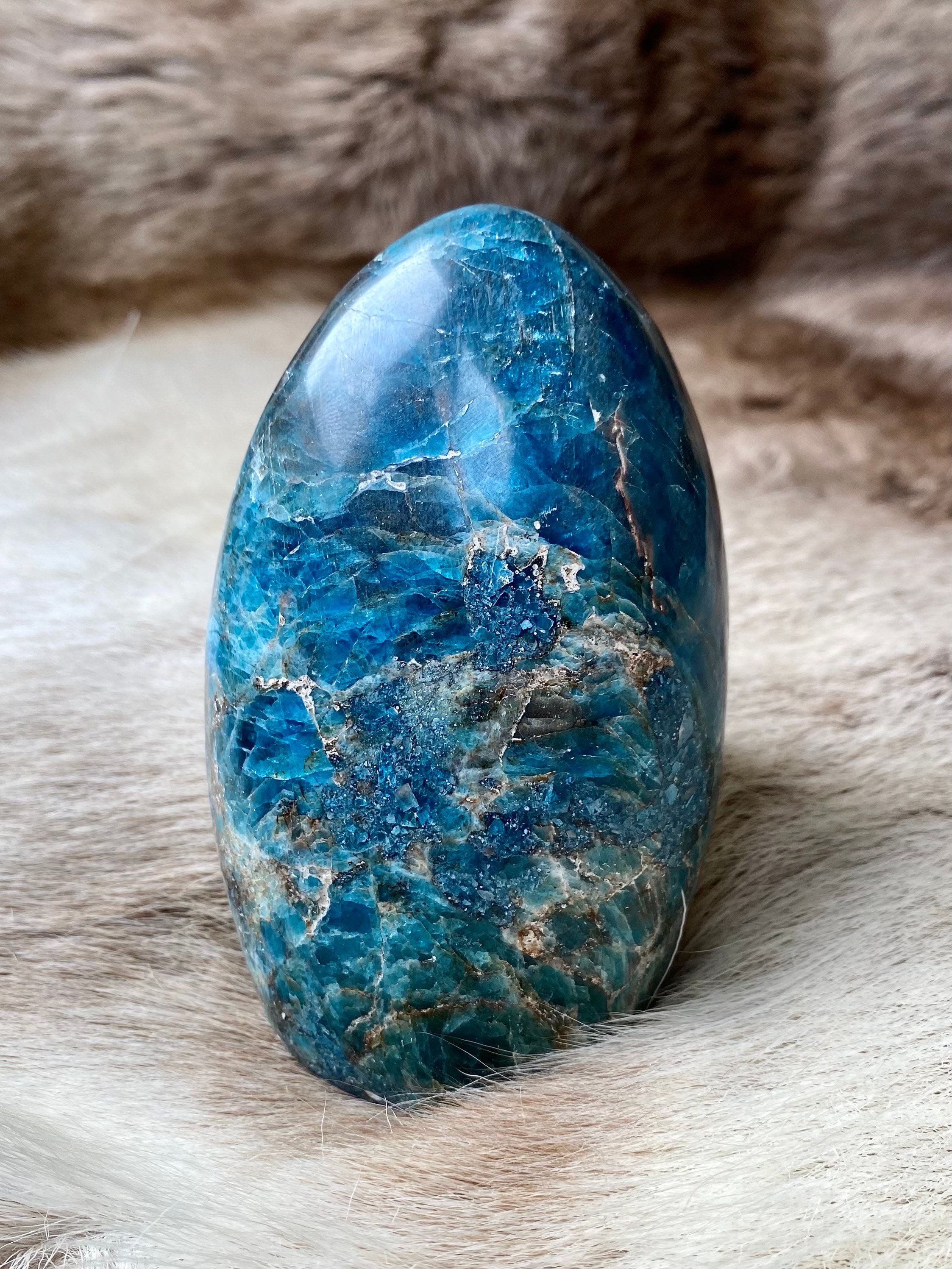 Forme Libre en Apatite Bleue Naturelle/Natural Blue Free Forme