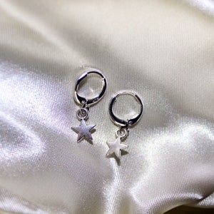Sterling verzilverde Star Huggie oorringen