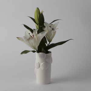 Textured "Bulbe" Cyclindrical Glazed White Ceramic Jug Vase - Decorative Jug