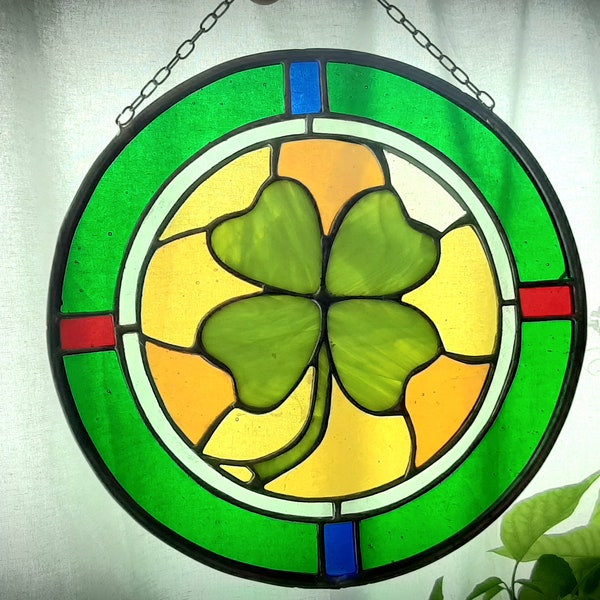 Shamrock- symbol of luck, Stained glass, tiffany, home decor, ornament, window hanging
