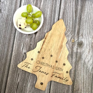 Personalised Christmas Tree Chopping Board, Christmas Cheese Board, Custom Christmas Serving Board, Wood Cheeseboard, Family Christmas Gift