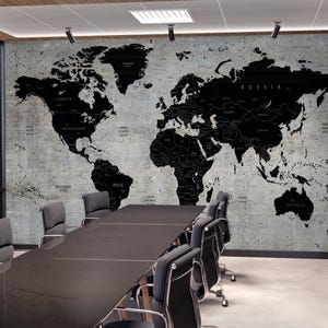 World Map Wallpaper on Concrete Wall For Office / Wereldkaart Behang op Betonnen Muur / Weltkarte Tapete auf Betonwand fürs Büro