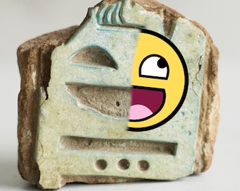 Starożytny egipski mem Magia Niesamowita buźka / Epicki uśmiechnięty artefakt jasnozielony 777 / Kek / Talizman szczęścia / Ok. 664 - 332 p.n.e. / Pepe / Szczęście