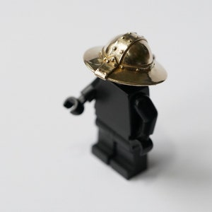Casque bouilloire médiéval en métal massif bronze - Compatible Lego / Or / Casque / Doré / Bronze / Brillant / Minifig / Premium