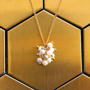 Gold & freshwater pearl necklace
