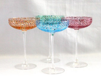 Set of 4 polka dot coupe glasses