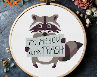 Divertente schema a punto croce con procione: "Per me sei spazzatura" (schema PDF)