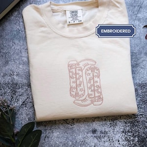 Cowgirl Boots Embroidered Comfort Colors Shirt, Cowgirl Boots Embroidered Crewneck, Cowboy Boots Embroidered T-Shirt, Cowboy Embroidered Tee