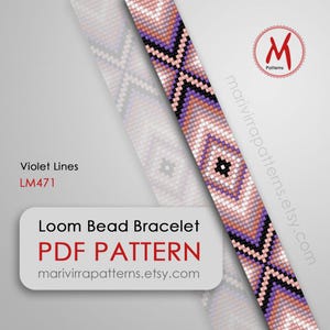 Op de afbeelding: Een loom bead armband patroon met een geometrisch ontwerp met roze, paarse, witte en zwarte kralen. Het patroon heet "Violet Lines" en heeft de code LM471. Het patroon is beschikbaar als PDF-download op marivirrapatterns.etsy.com.