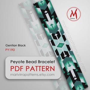 Puede incluir: Un patrón de pulsera de cuentas Peyote en negro, blanco y verde. El patrón es para una pulsera con un diseño geométrico. El patrón está disponible para descargar en PDF. El texto "Peyote Bead Bracelet PDF PATTERN marivirrapatterns.etsy.com" está en la imagen.