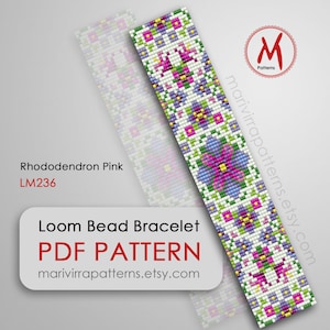 Puede incluir: Un patrón de brazalete de cuentas de telar con un diseño floral en cuentas rosas, moradas, azules, verdes y blancas. El patrón se llama "Rhododendron Rosa" y tiene el código LM236. El patrón está disponible para descargar en PDF en marivirrapatterns.etsy.com.