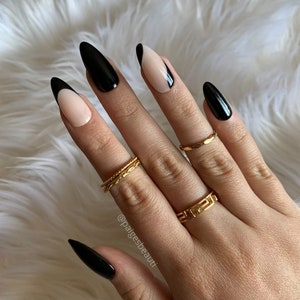 Chic Abstract Press on Nails | Black Nails