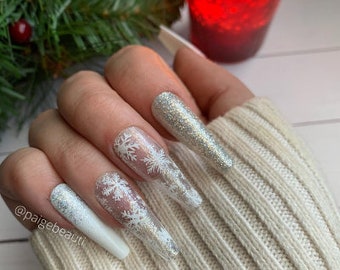 Snowflake Press on Nails