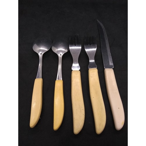 MCM Atomic Quikut shops Fiesta flatware Set of 25 plus bonus pairing knives not quikut