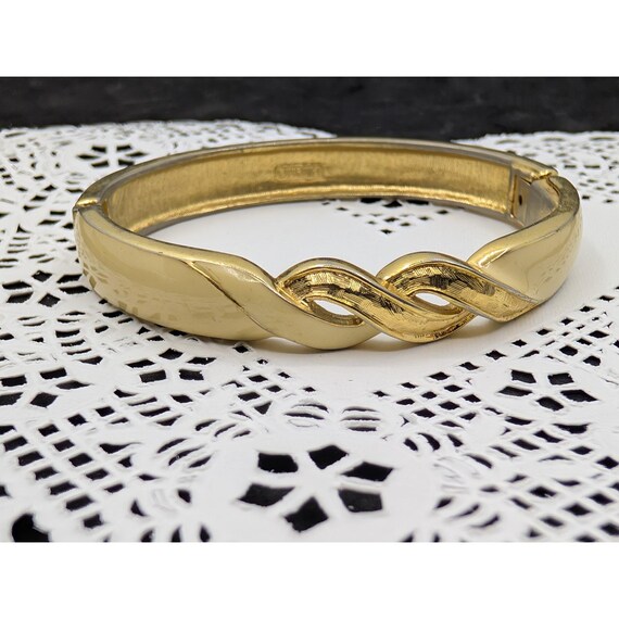 Vintage Monet Bracelet Gold Toned With Enameled Hinged Size 6.25