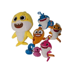 Baby Shark Bundle Yellow interactive, Grandma, Pink Blue plush and 2 bracelets