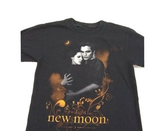 Twilight Saga New Moon Edward Bella Black T Shirt size Small USED