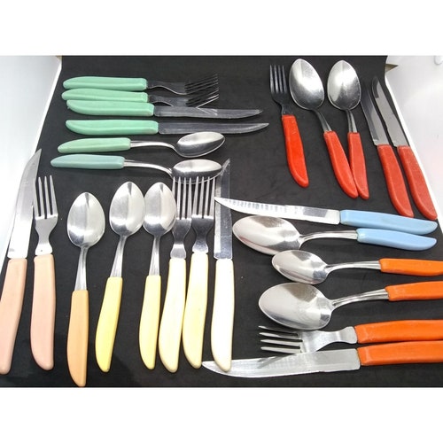 MCM Atomic Quikut shops Fiesta flatware Set of 25 plus bonus pairing knives not quikut